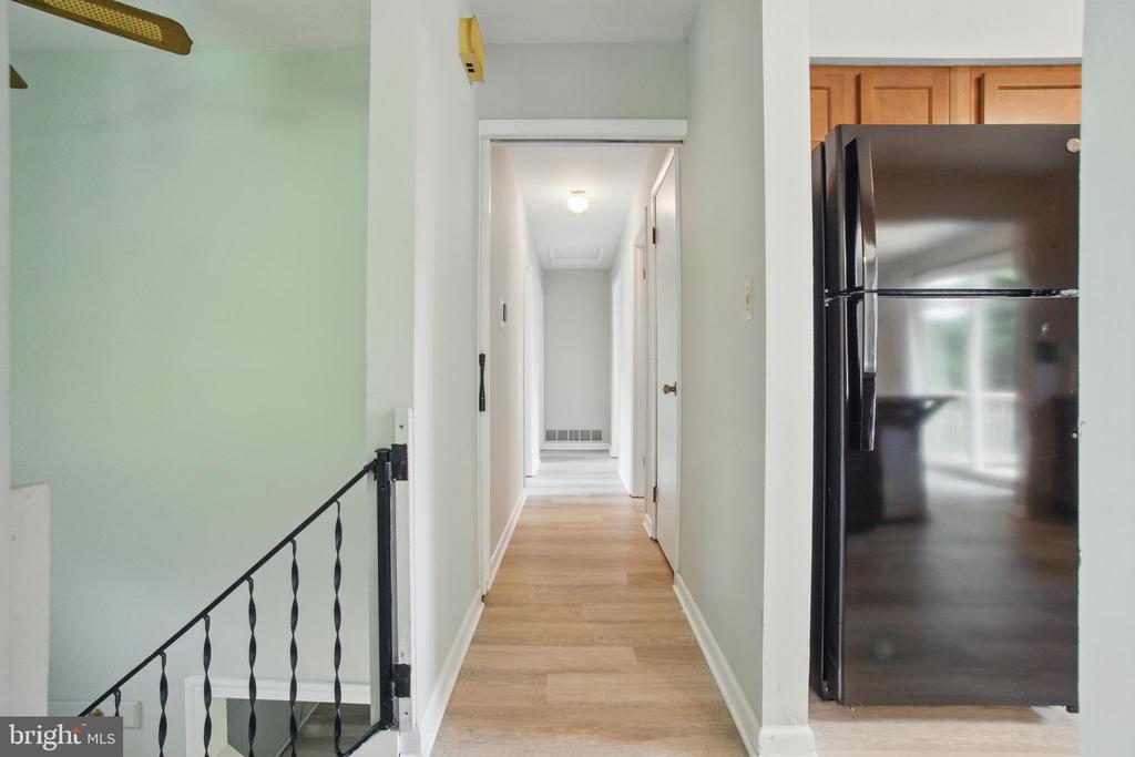 4202 Wolf Ct