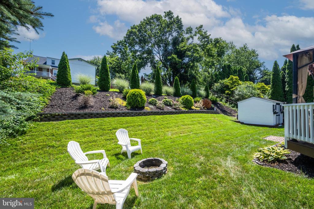 3925 Brittany Ln