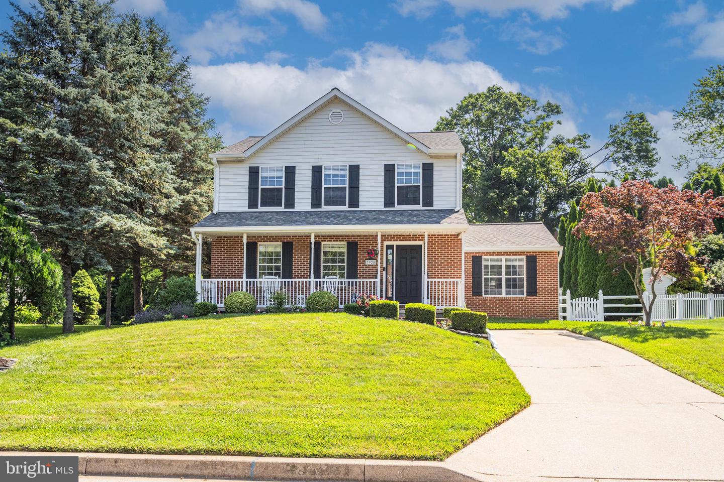 3925 Brittany Ln