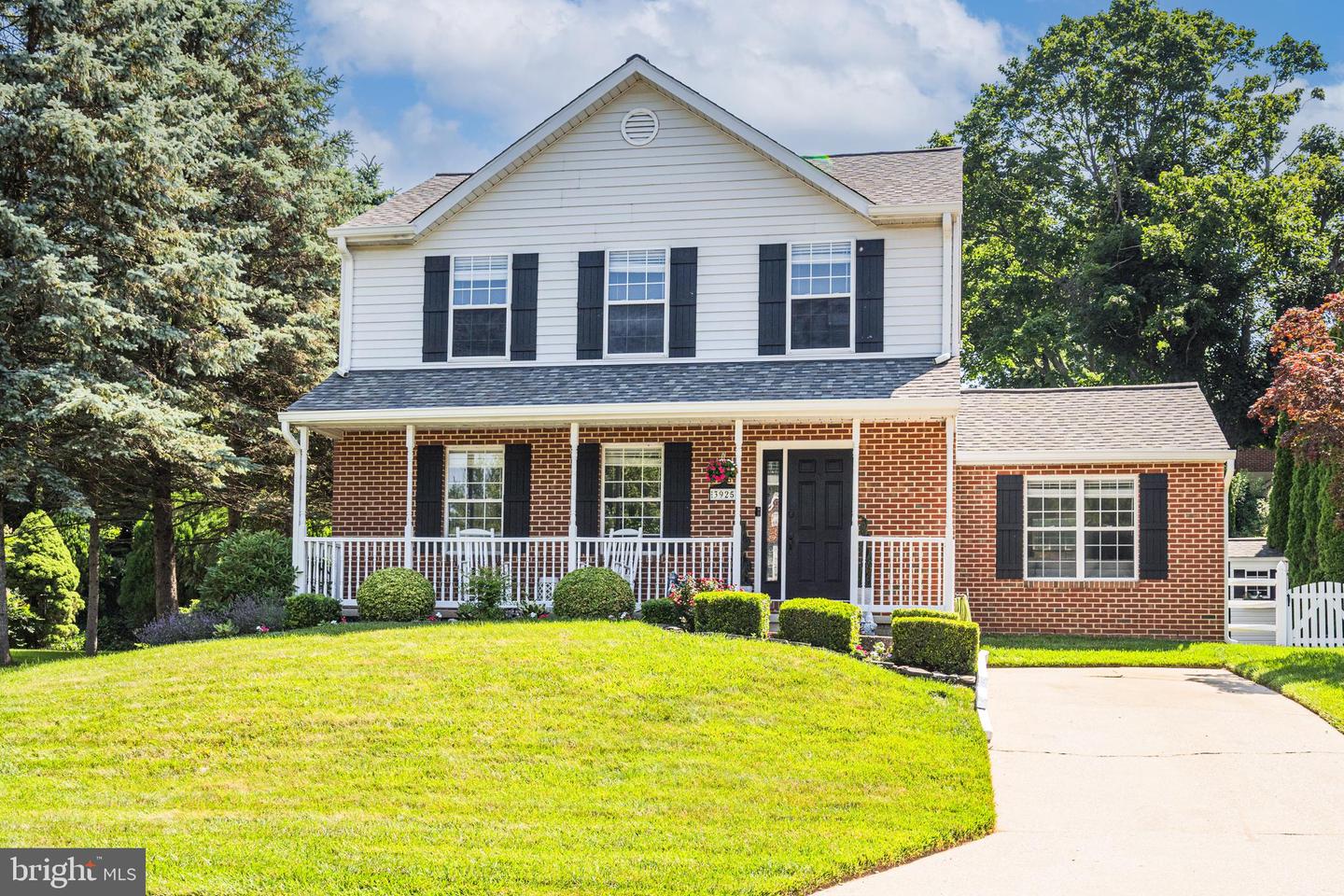 3925 Brittany Ln