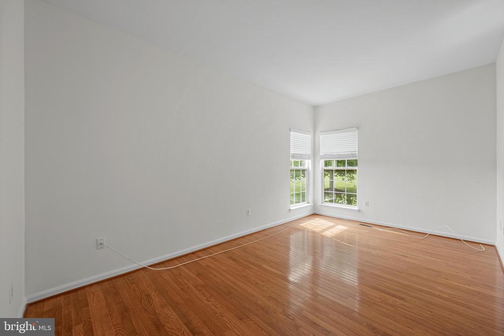 3737 ALMAR COURT
