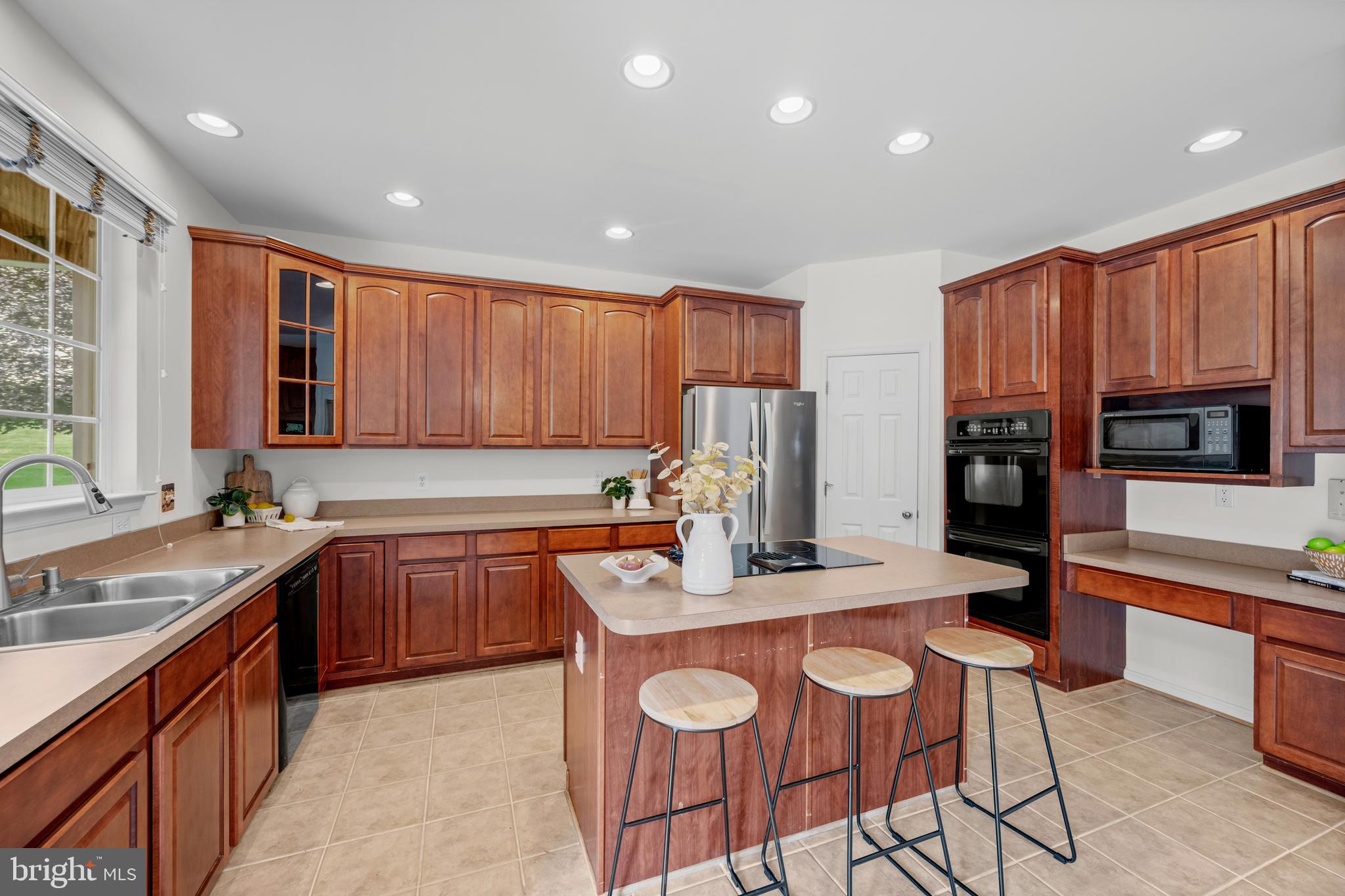 3737 ALMAR COURT