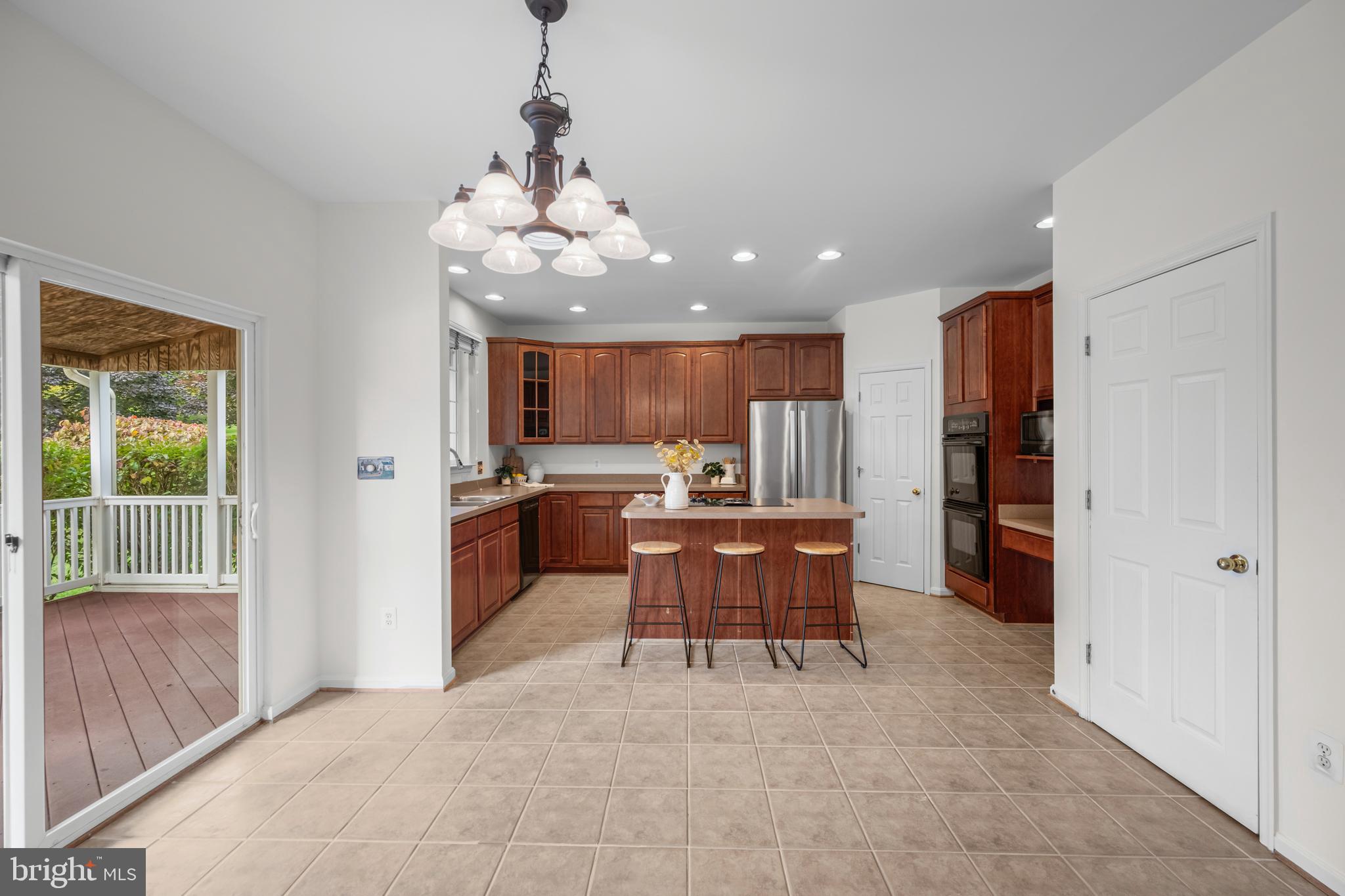 3737 ALMAR COURT