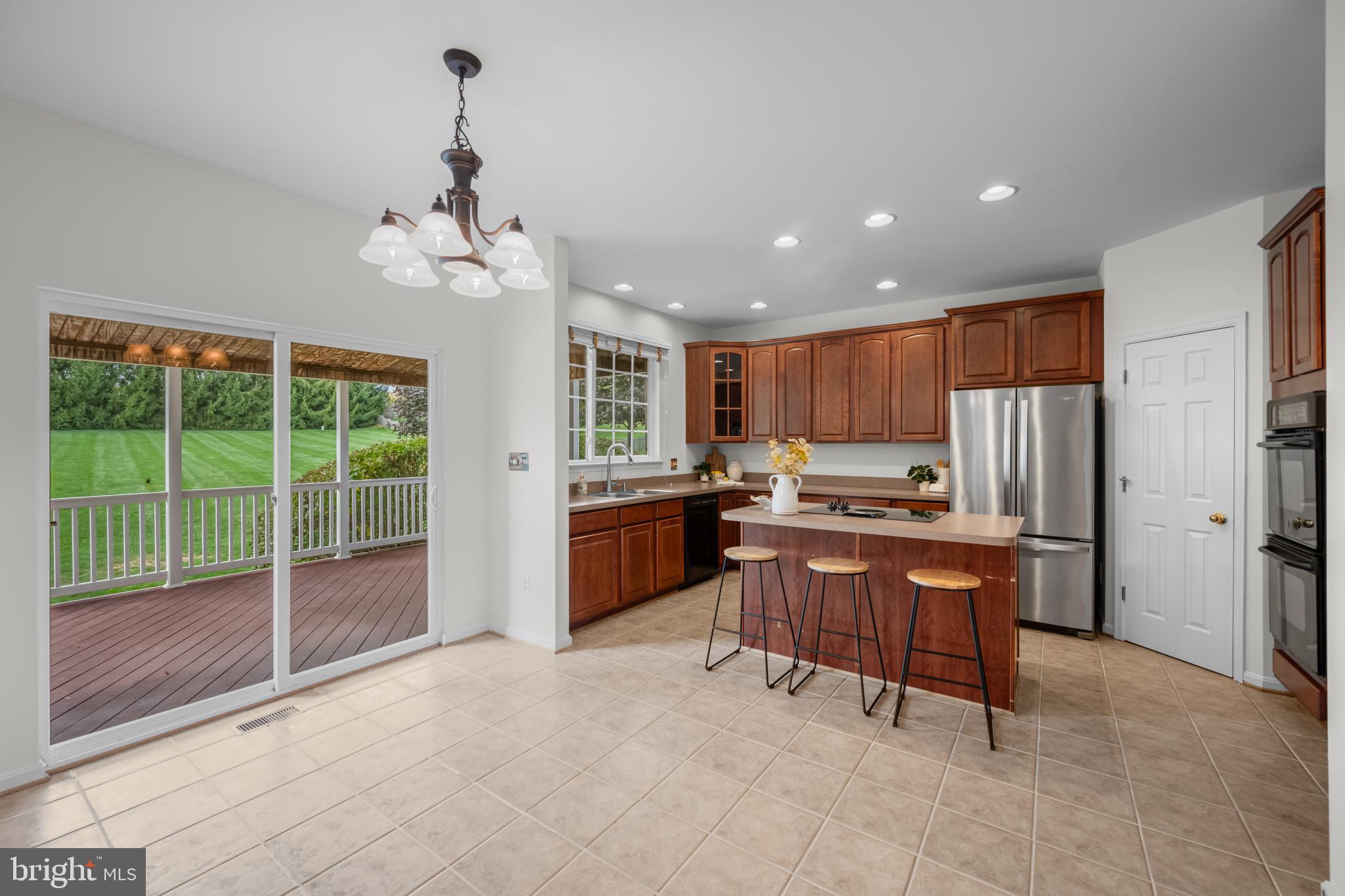 3737 ALMAR COURT