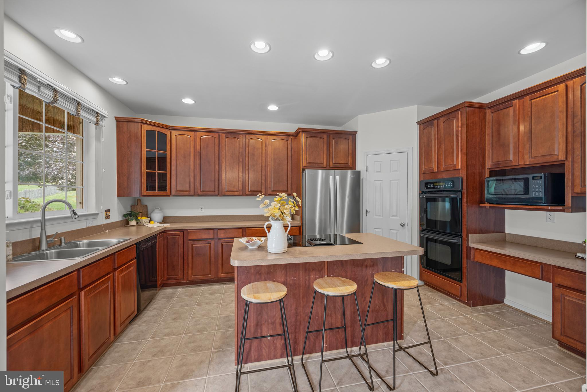 3737 ALMAR COURT