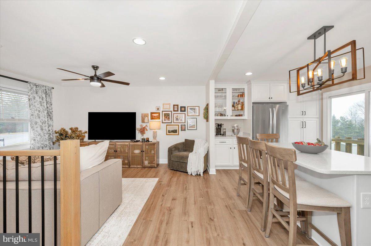 1589 SMILEY DRIVE
