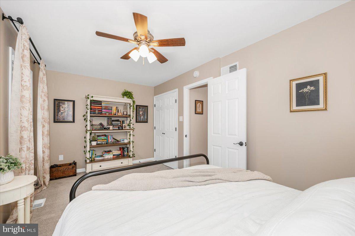 1589 SMILEY DRIVE