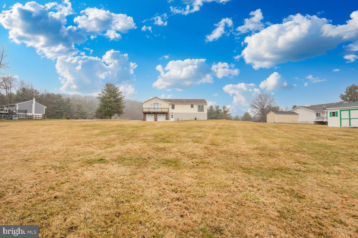 1589 SMILEY DRIVE