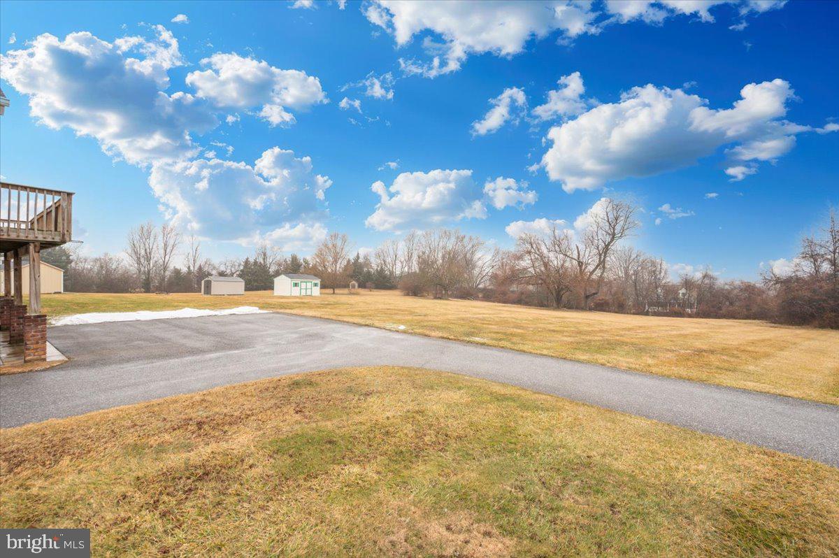 1589 SMILEY DRIVE