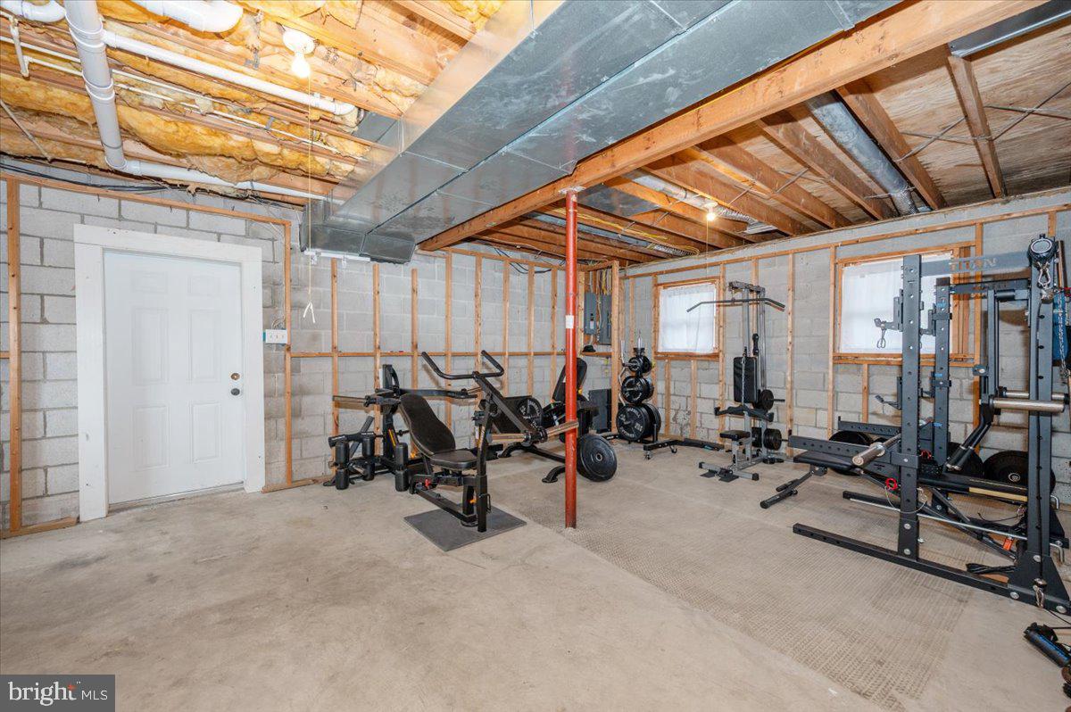 1589 SMILEY DRIVE