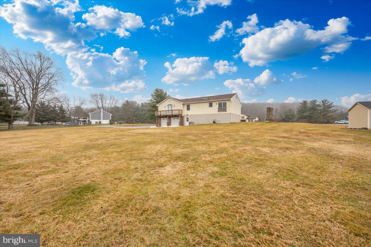 1589 SMILEY DRIVE