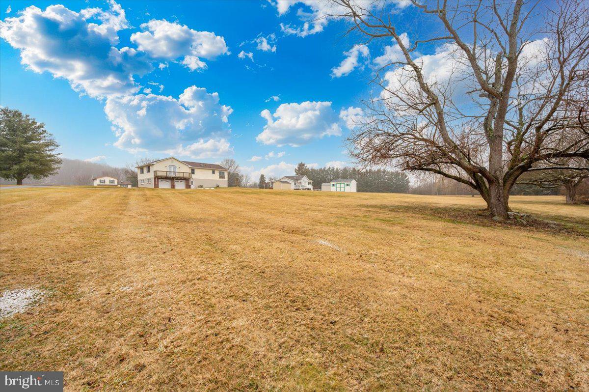 1589 SMILEY DRIVE