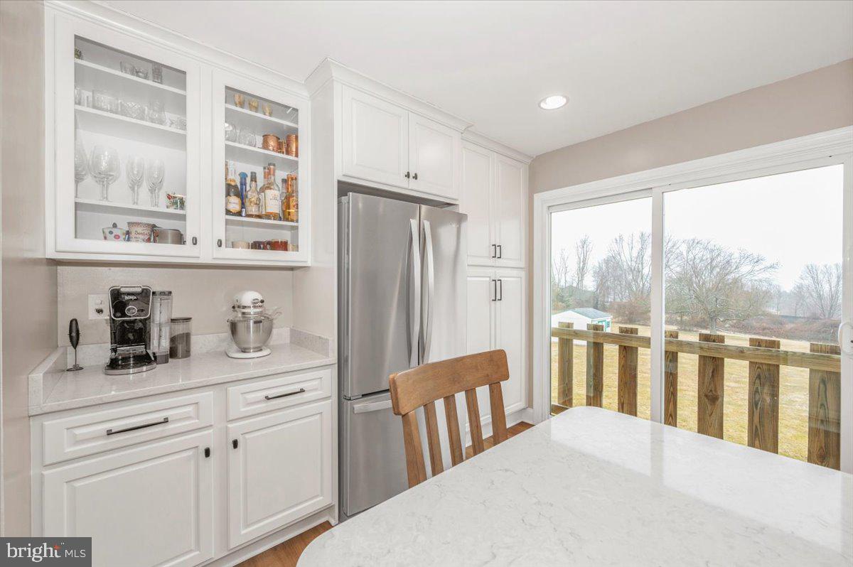 1589 SMILEY DRIVE