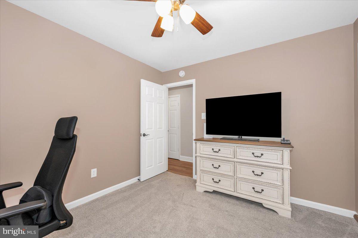 1589 SMILEY DRIVE