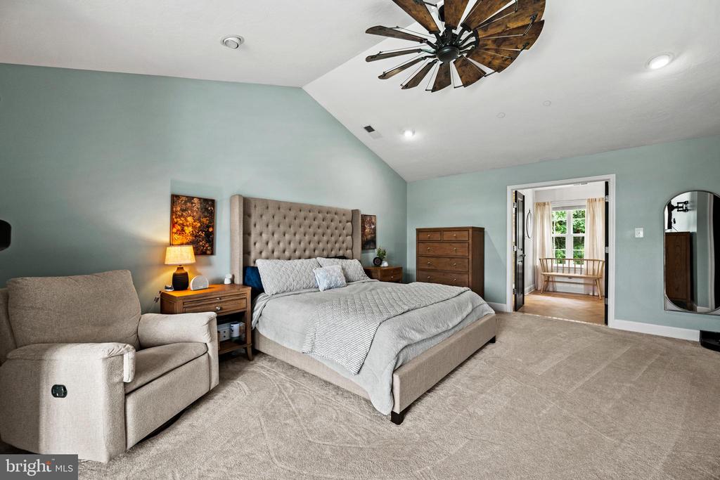3270 PIPE CREEK VIEW DRIVE