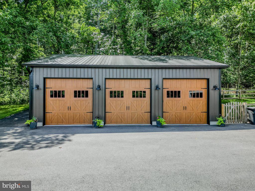 3270 PIPE CREEK VIEW DRIVE