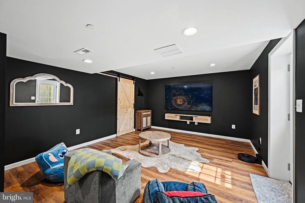 3270 PIPE CREEK VIEW DRIVE