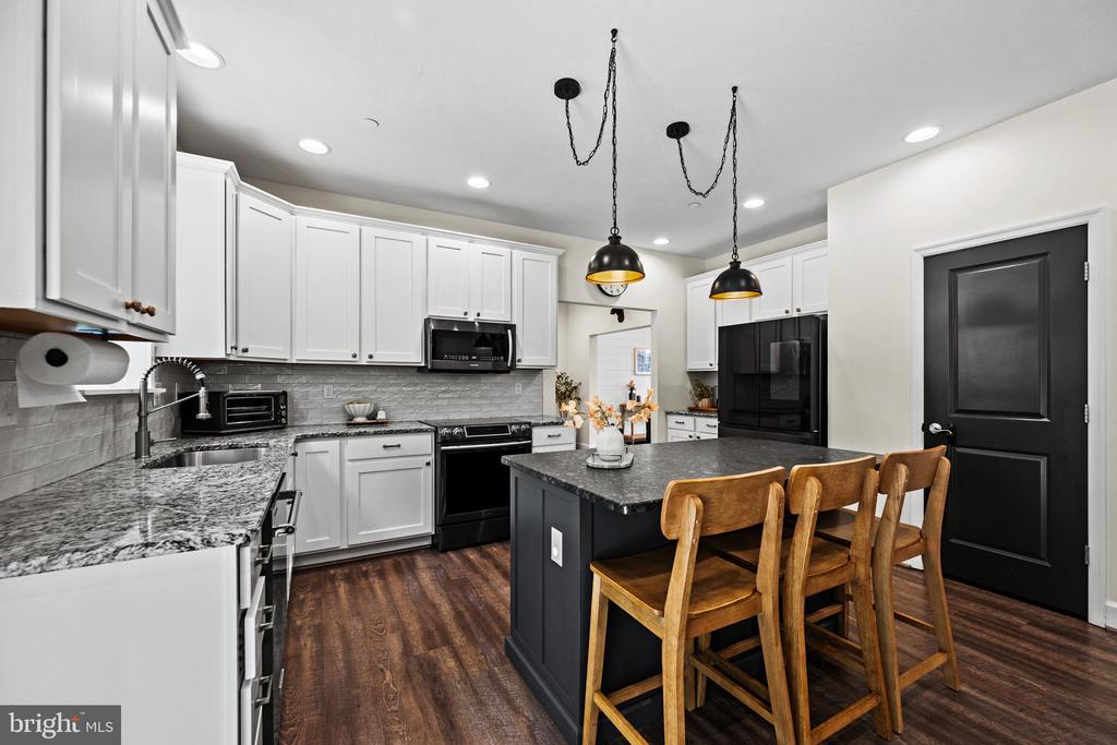 3270 PIPE CREEK VIEW DRIVE