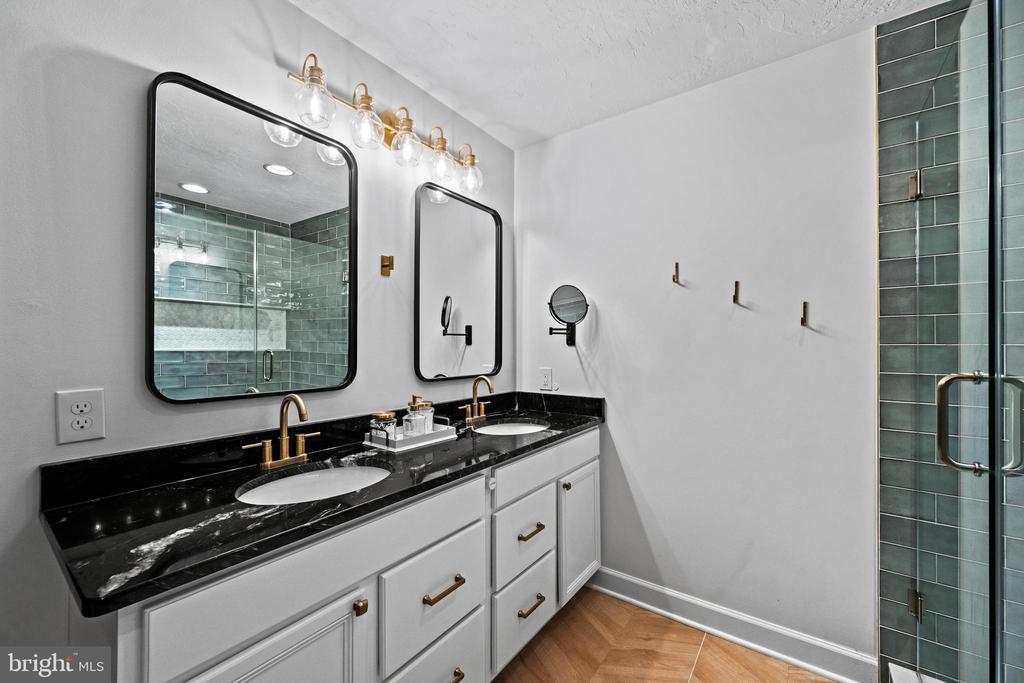 3270 PIPE CREEK VIEW DRIVE