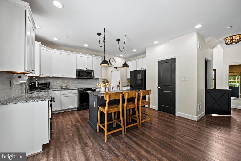 3270 PIPE CREEK VIEW DRIVE