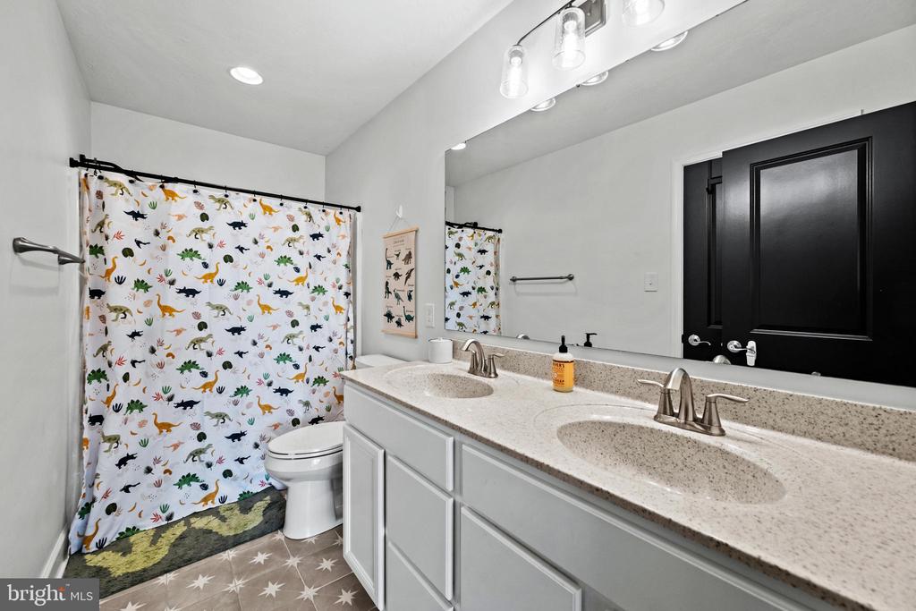 3270 PIPE CREEK VIEW DRIVE
