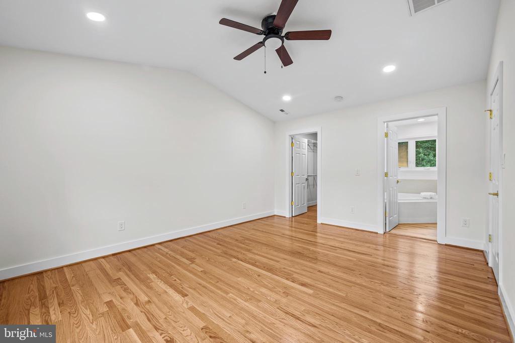7000 SHELDON LANE