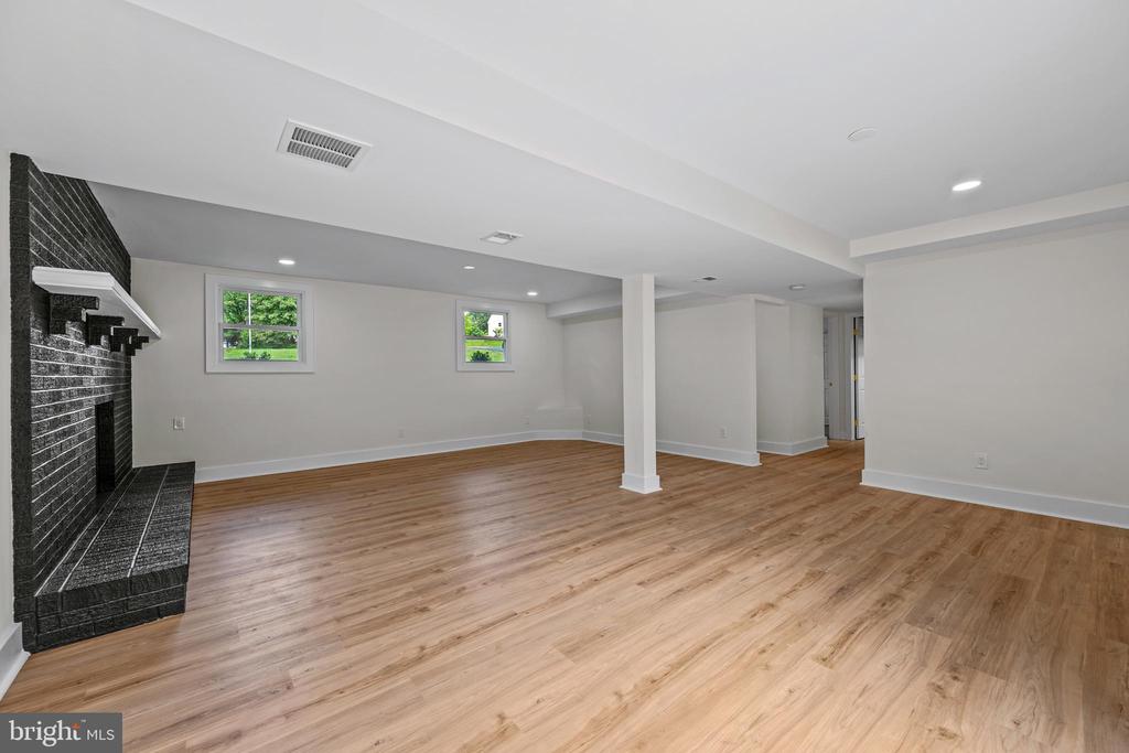 7000 SHELDON LANE