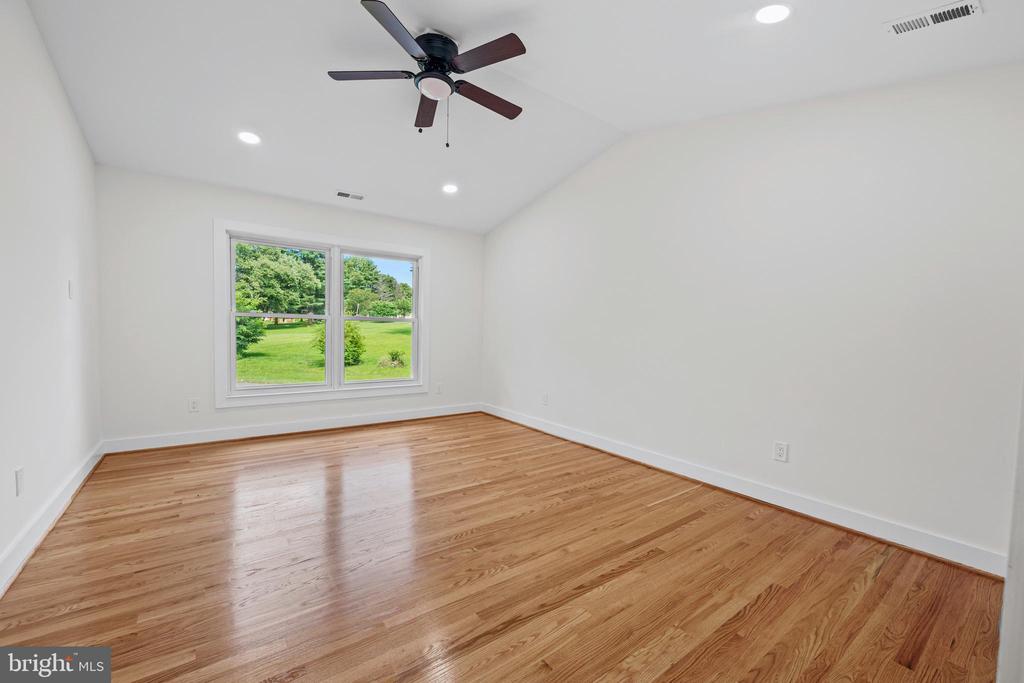 7000 SHELDON LANE