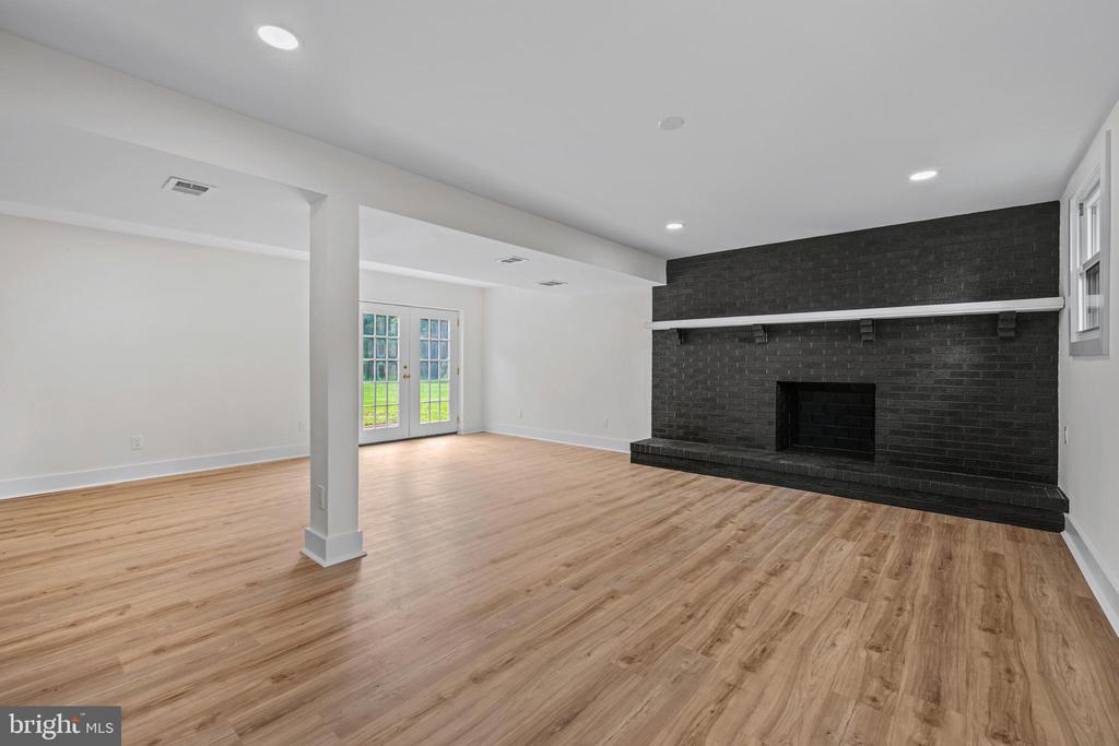 7000 SHELDON LANE