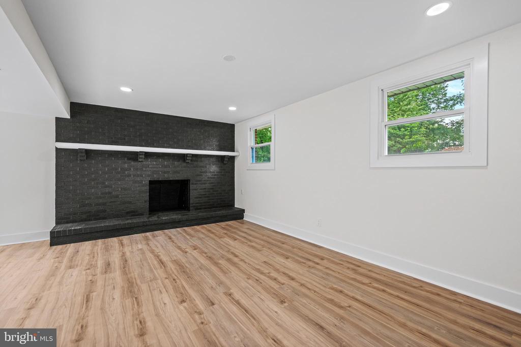 7000 SHELDON LANE