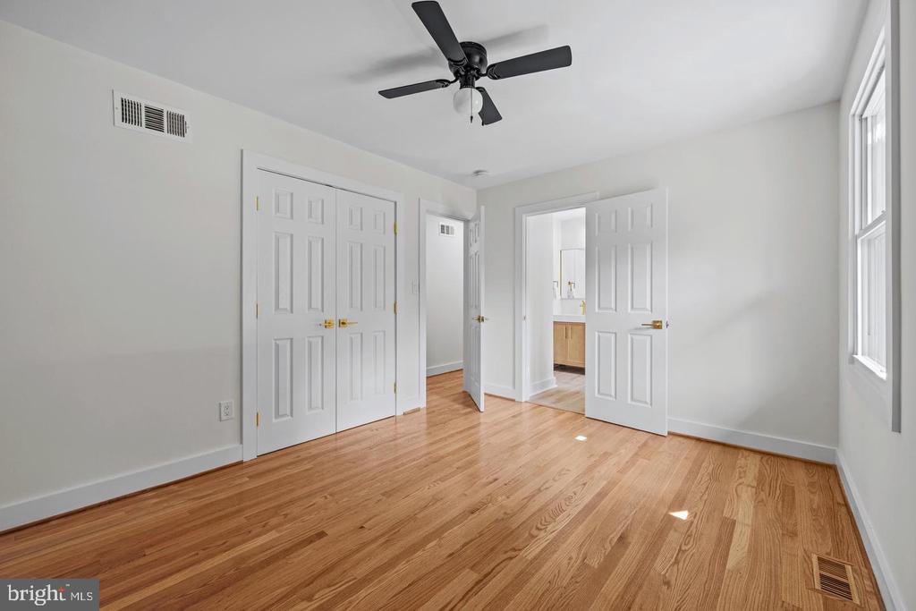 7000 SHELDON LANE