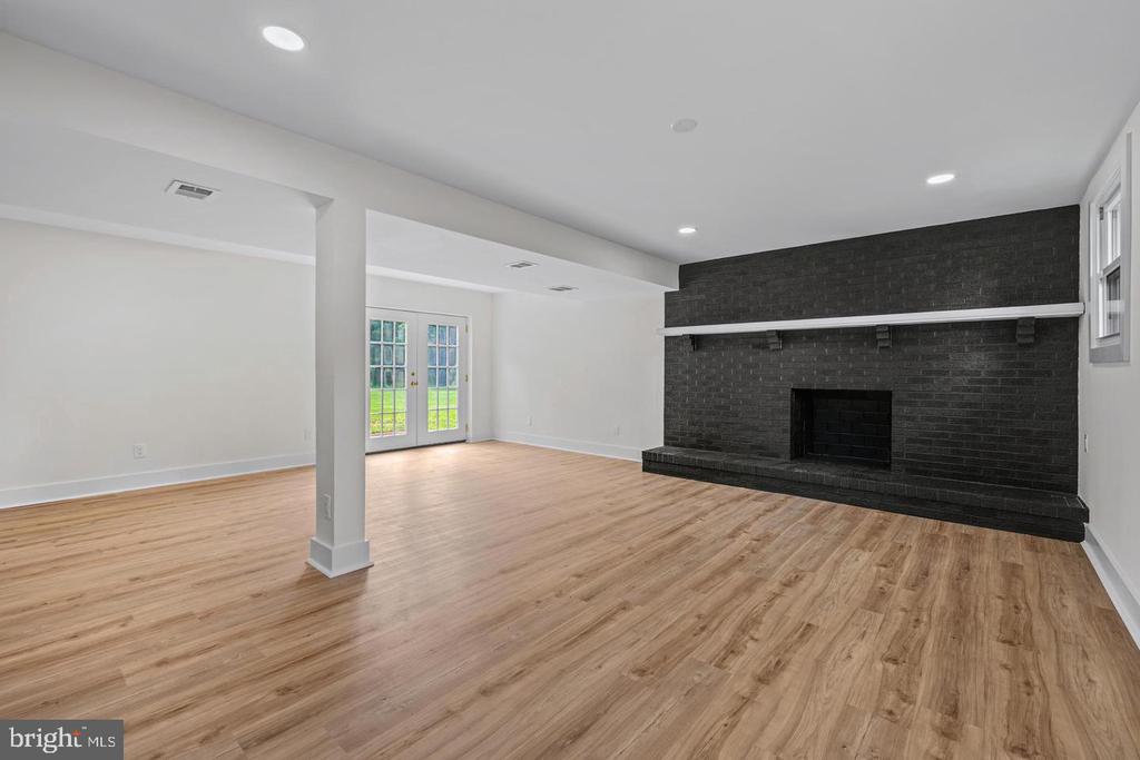 7000 SHELDON LANE