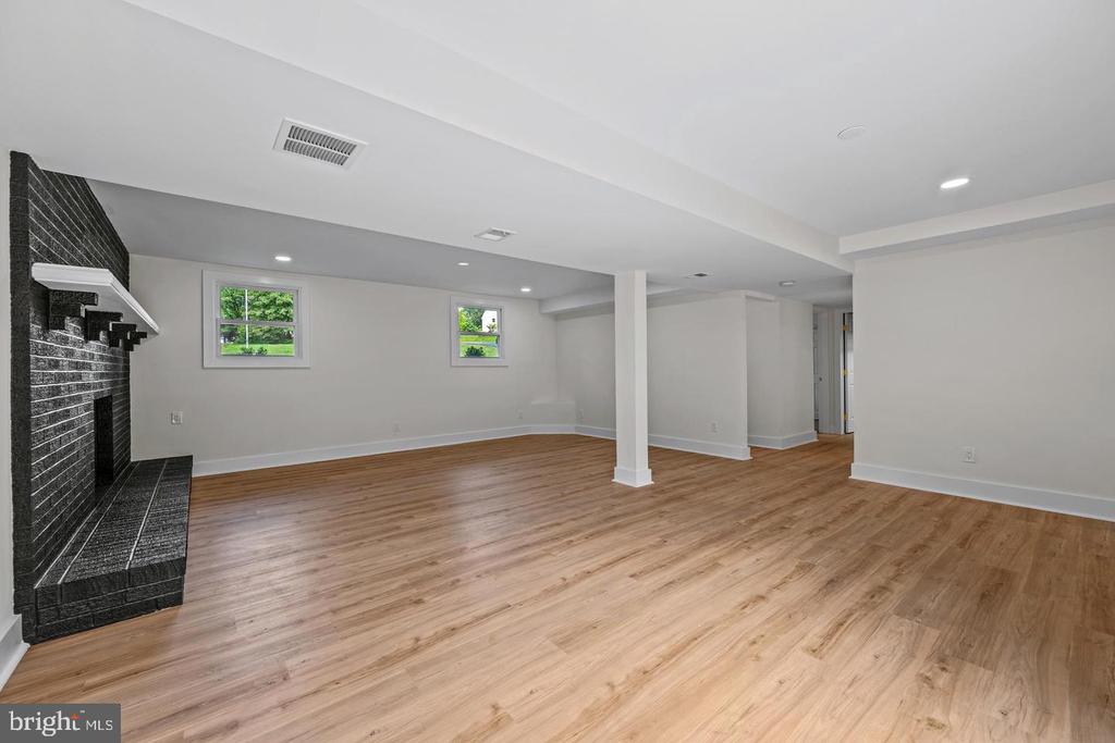 7000 SHELDON LANE