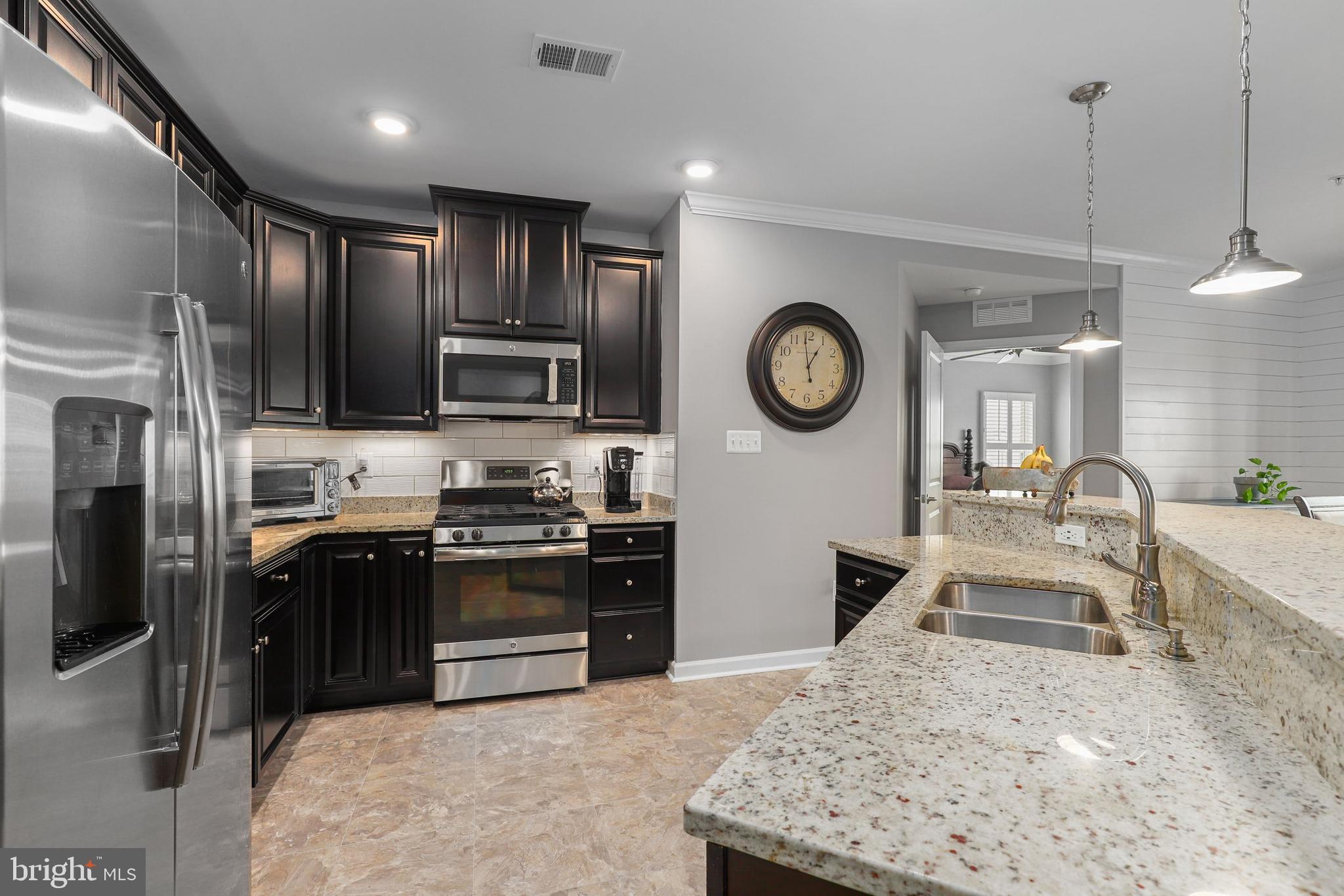 4839 Hiteshow DRIVE Unit: 204
