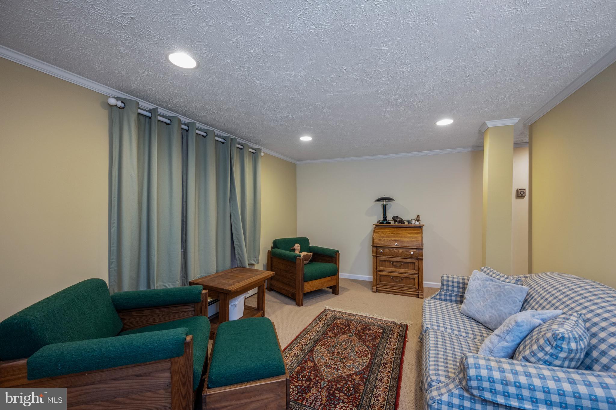 710 N WARFIELD DRIVE