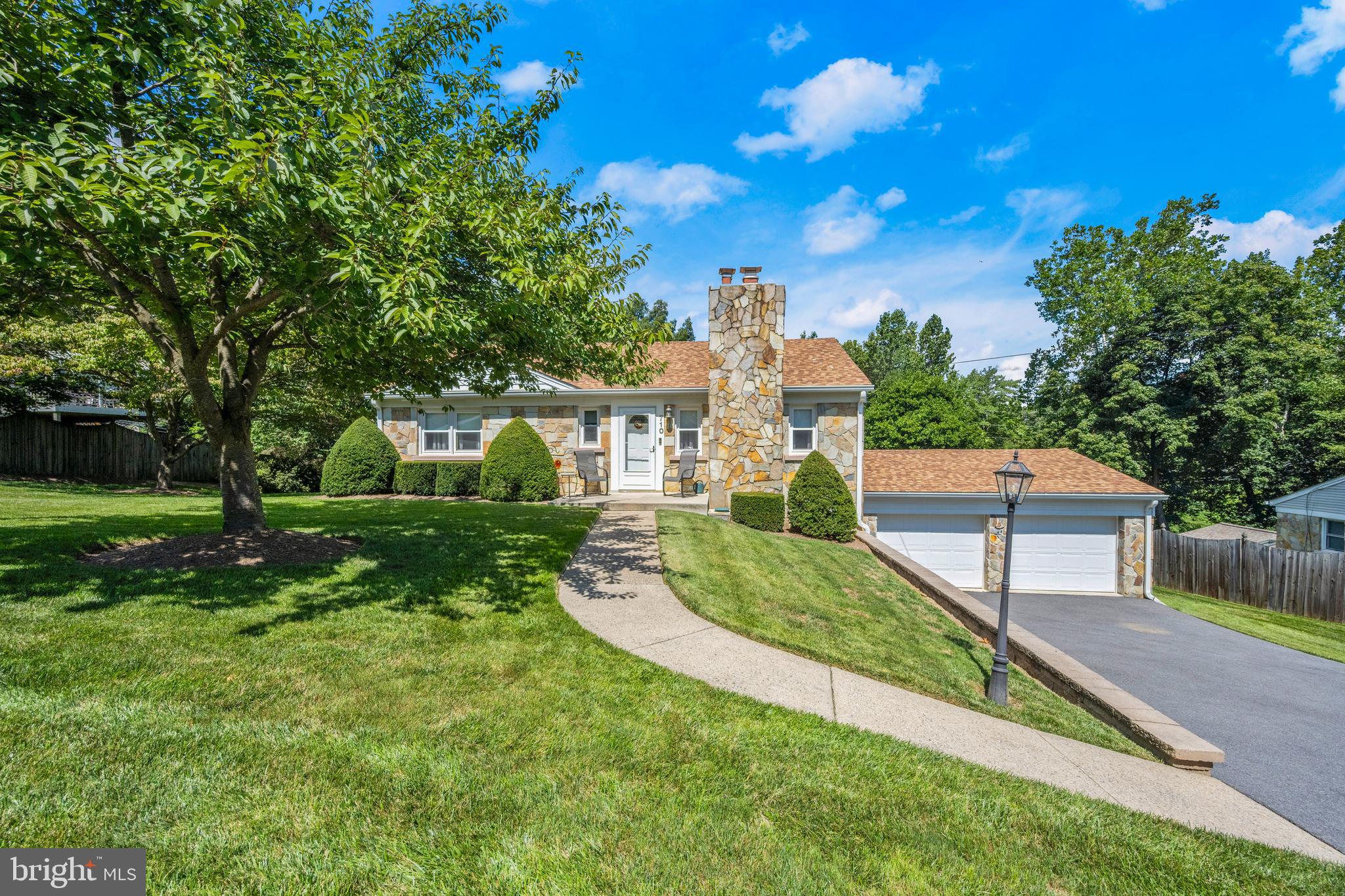 710 N WARFIELD DRIVE