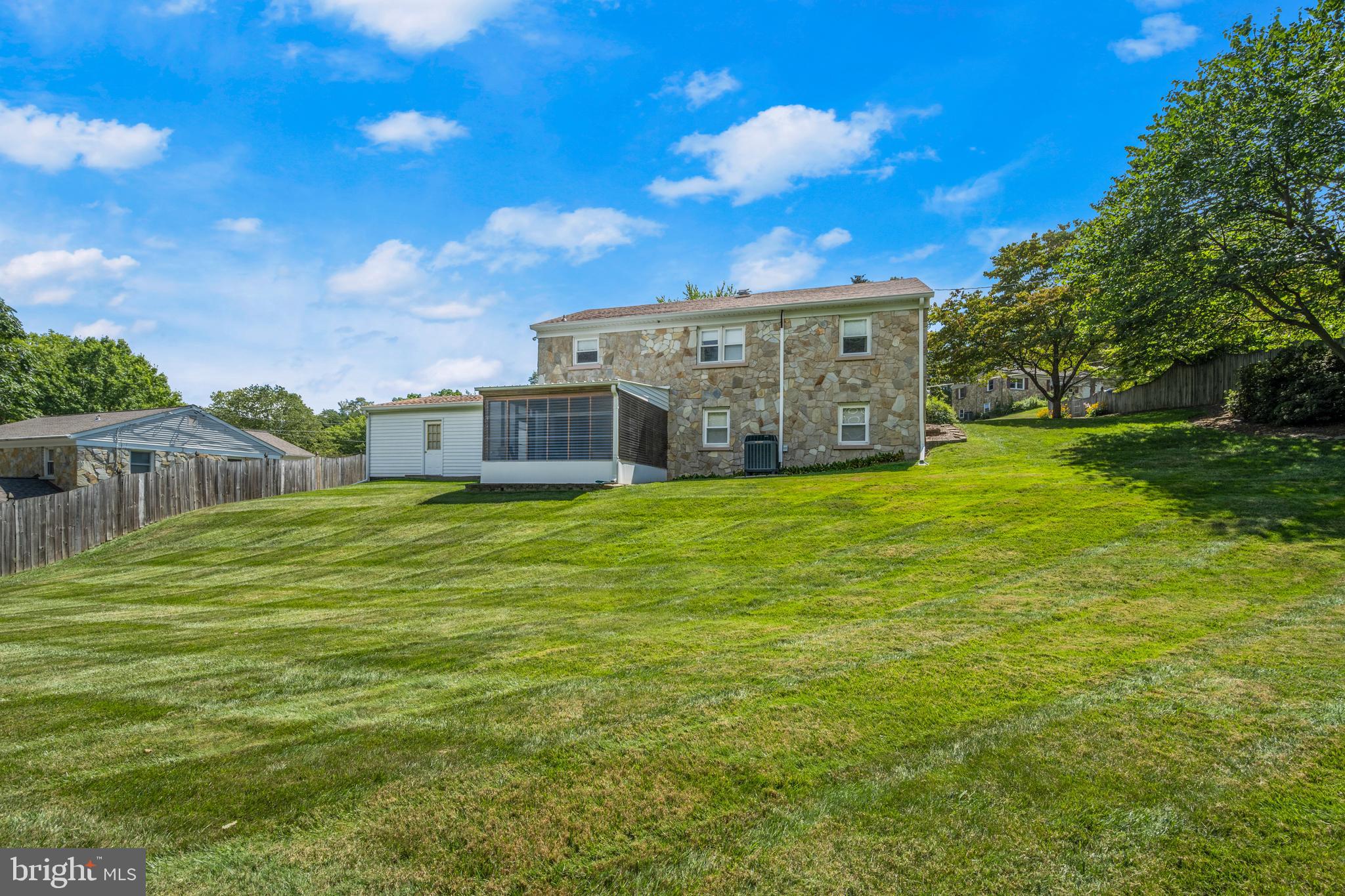 710 N WARFIELD DRIVE