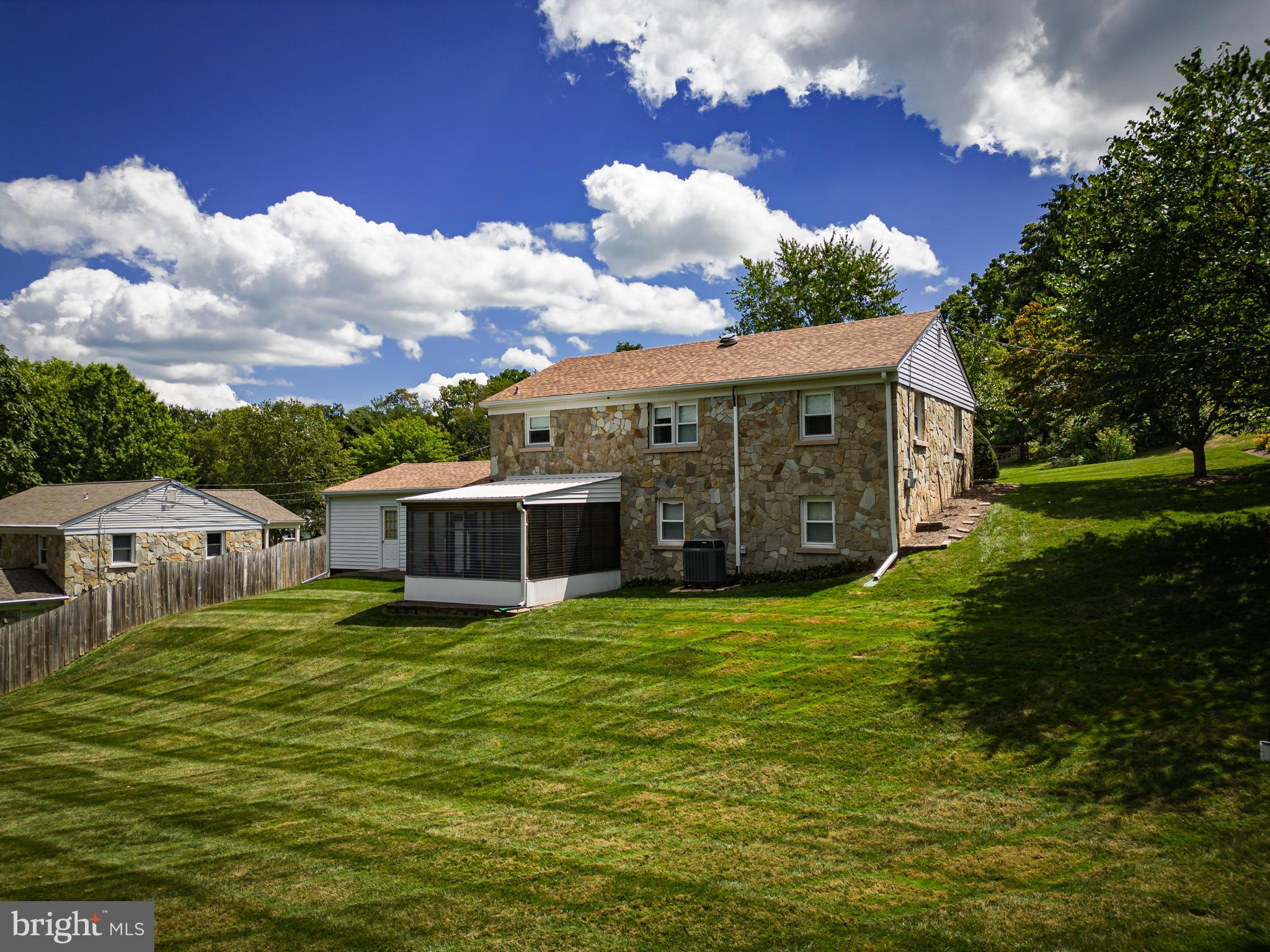 710 N WARFIELD DRIVE