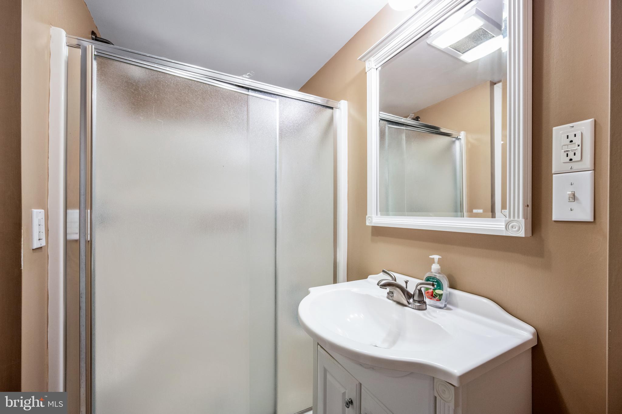 710 N WARFIELD DRIVE