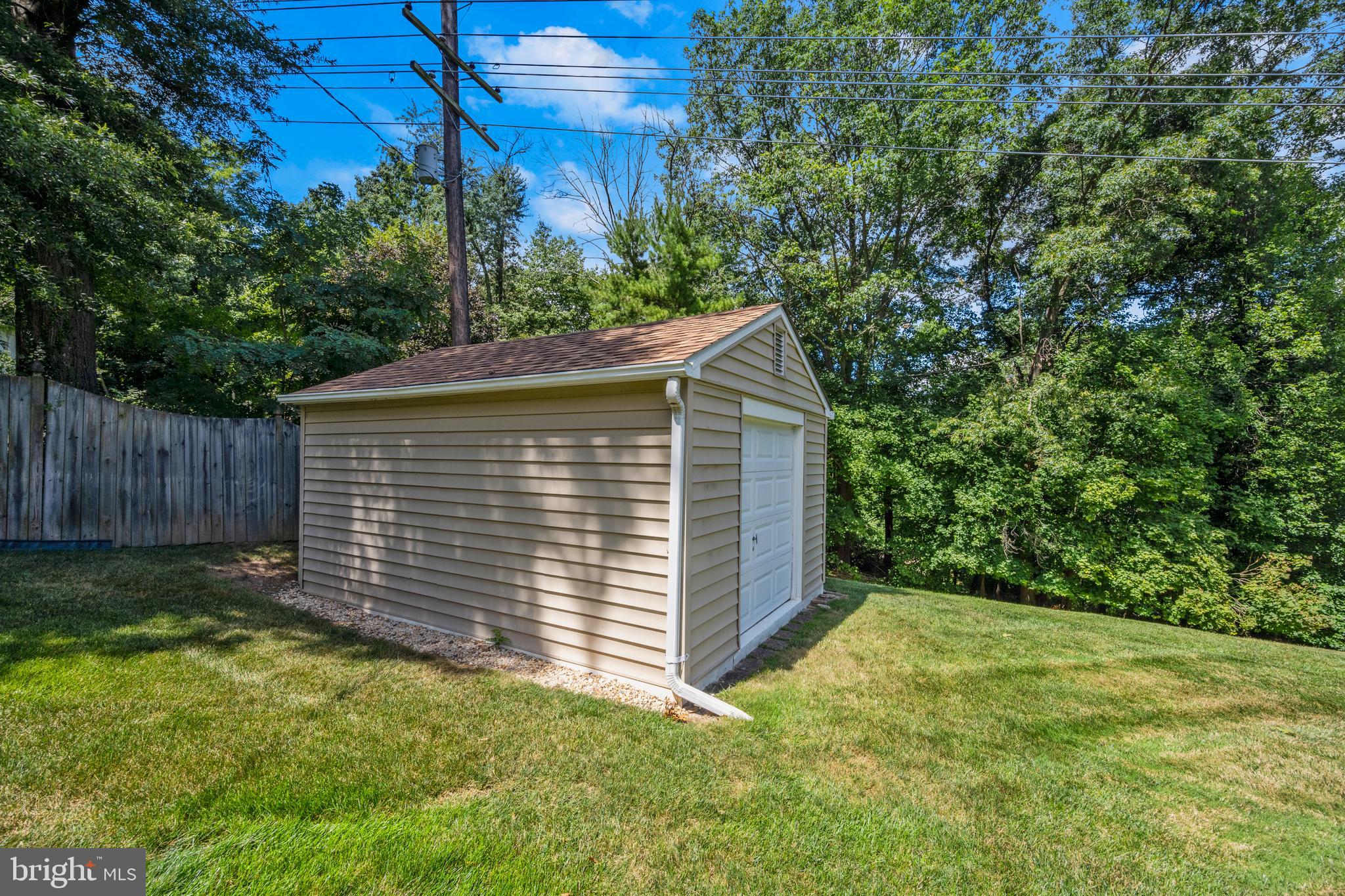 710 N WARFIELD DRIVE