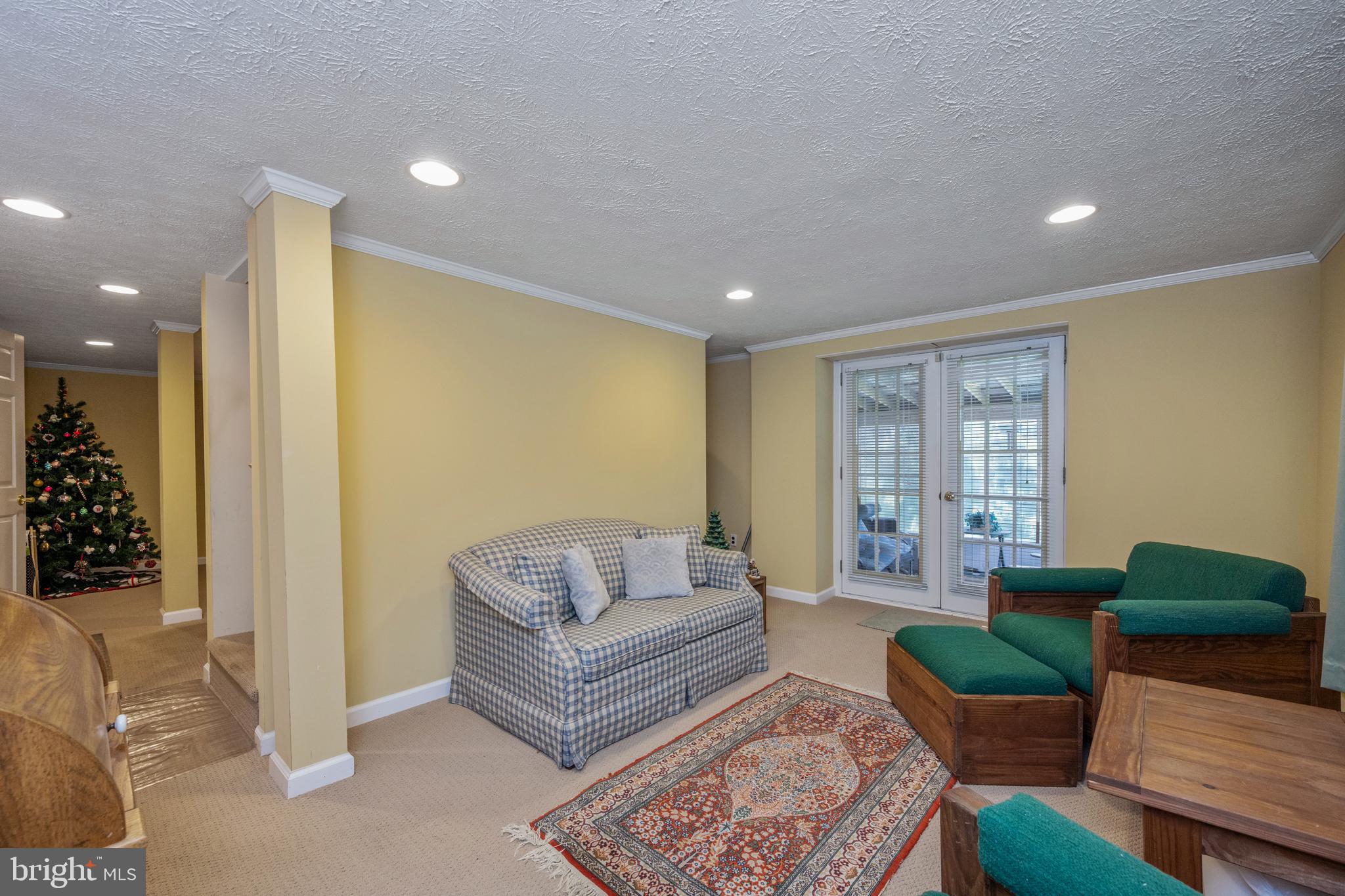 710 N WARFIELD DRIVE