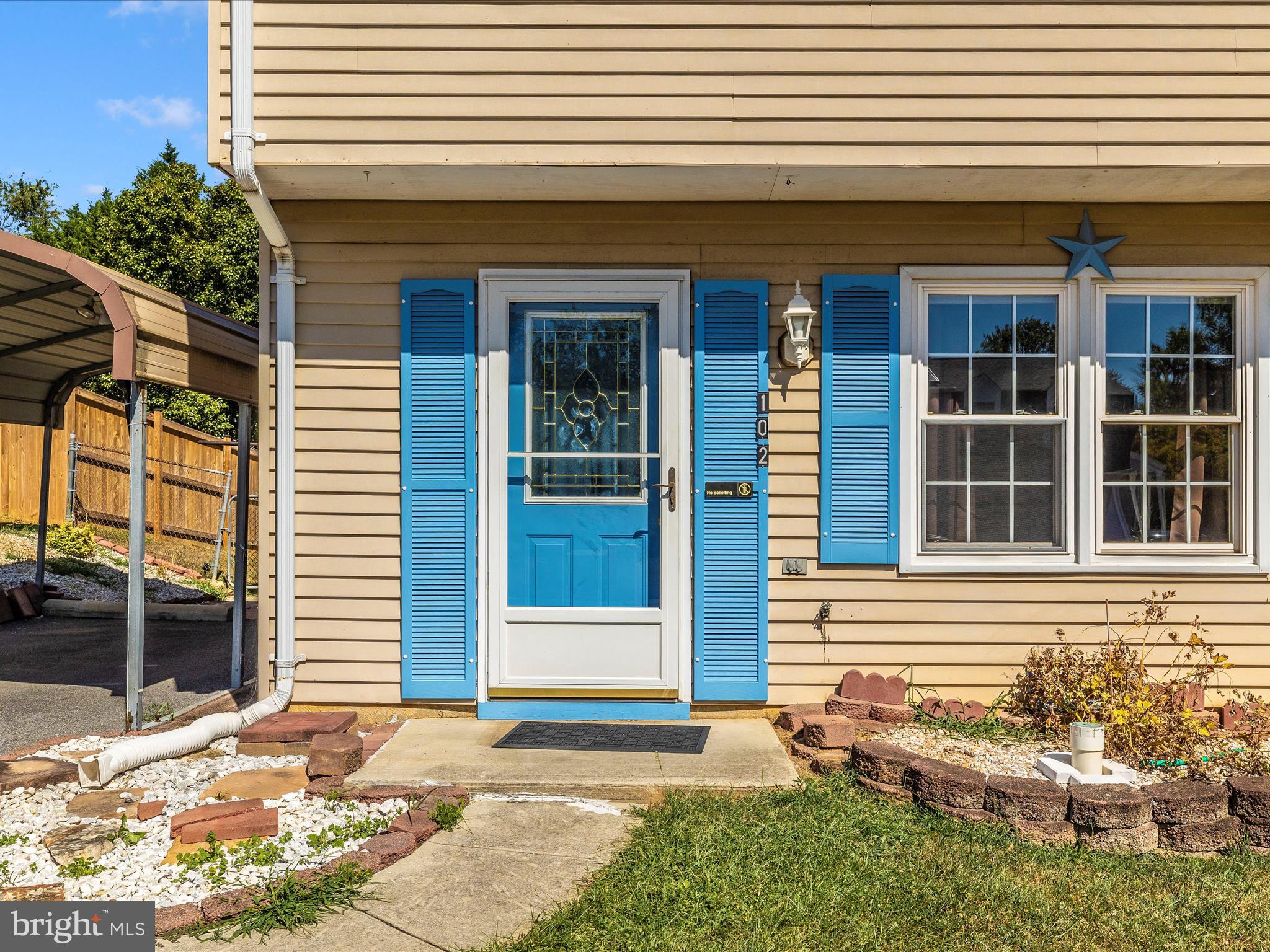 102 Stonegate DRIVE