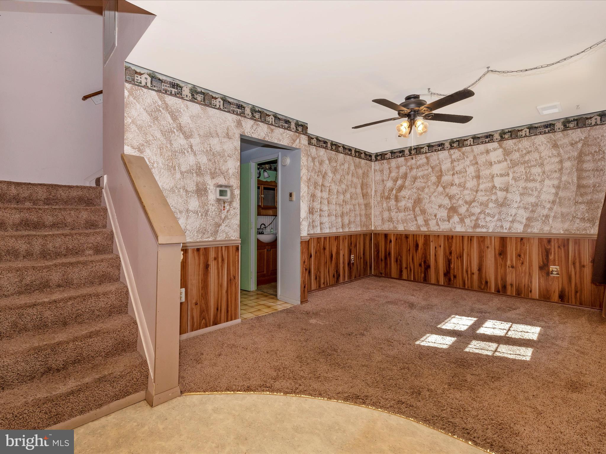 102 Stonegate DRIVE