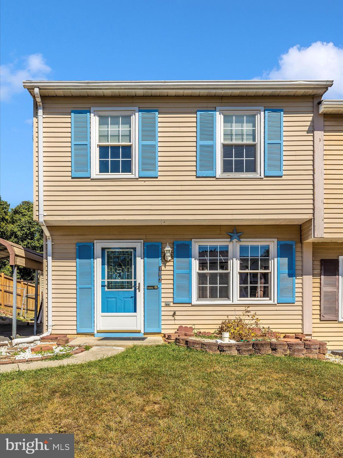102 Stonegate DRIVE