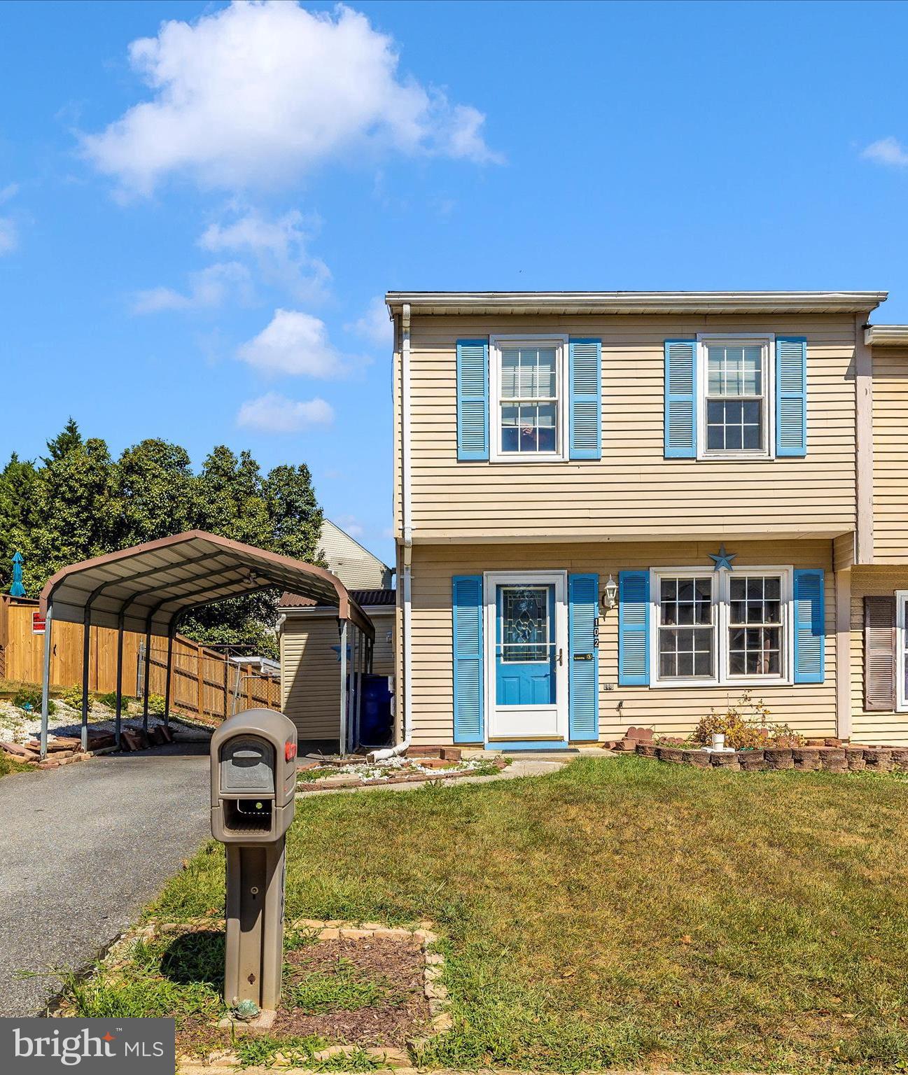 102 Stonegate DRIVE
