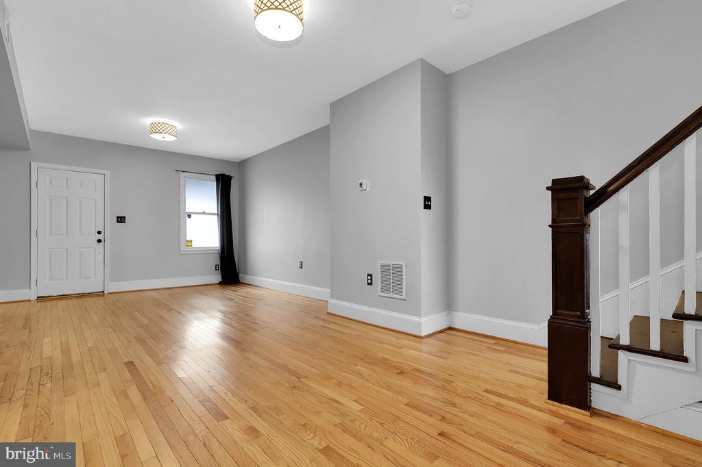 443 W South St