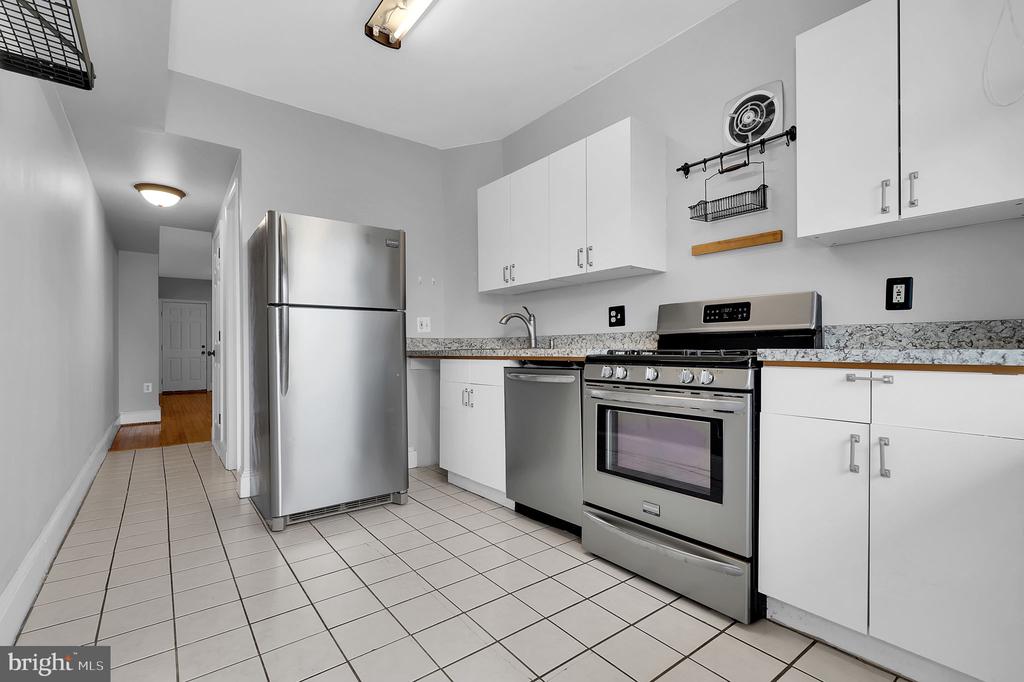 443 W South St