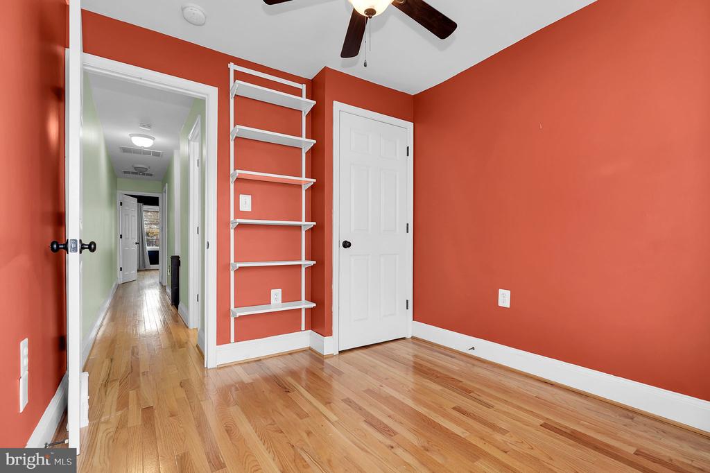 443 W South St