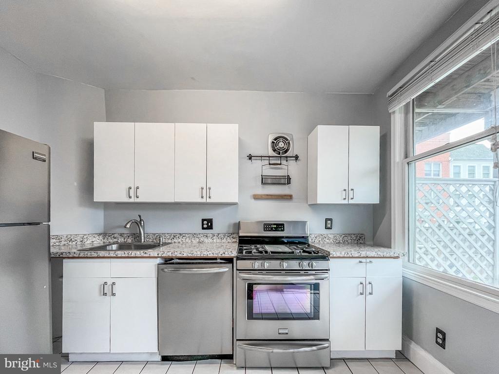 443 W South St
