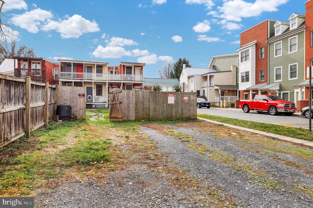 443 W South St